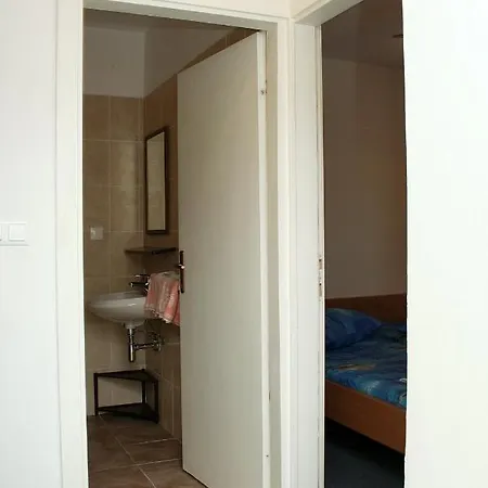 And With Parking Space Hvar - 4613 게스트하우스 흐바르