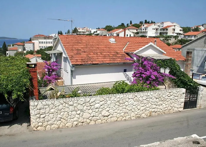And With Parking Space Hvar - 4613 Gasthof *
