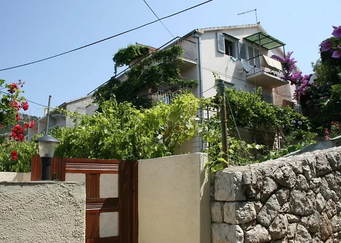 Gasthof And With Parking Space Hvar - 4613